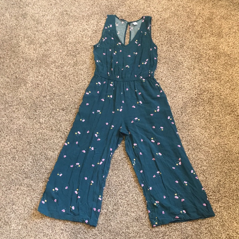 Floral print jumper.